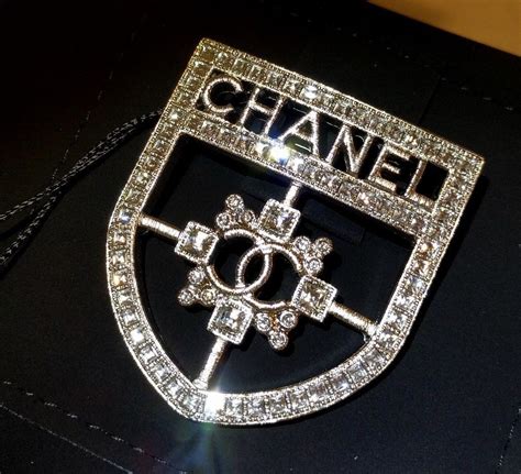 real chanel pin or fake